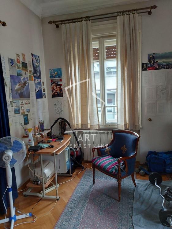 Stan na prodaju u Beogradu, Vračar, trosoban, 74m2, cena 385000 evra