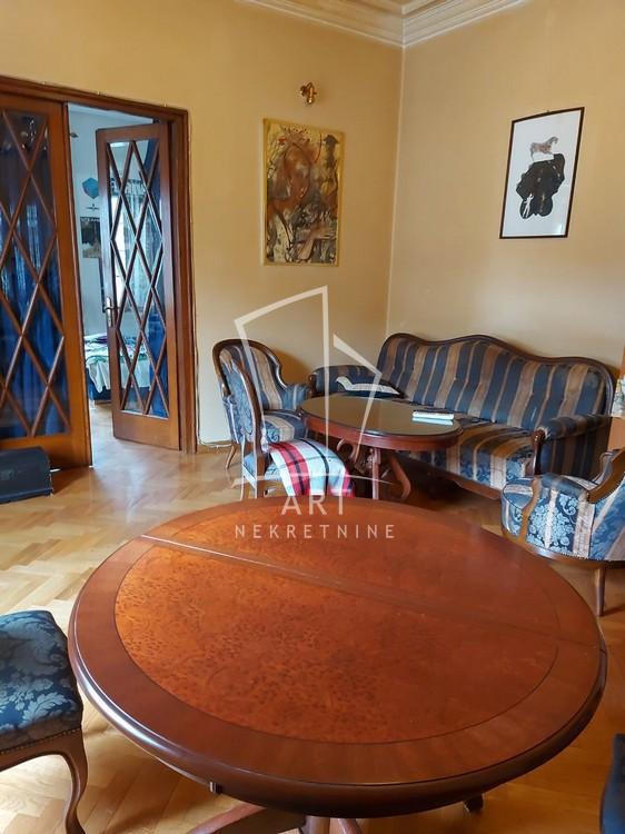 Stan na prodaju u Beogradu, Vračar, trosoban, 74m2, cena 385000 evra
