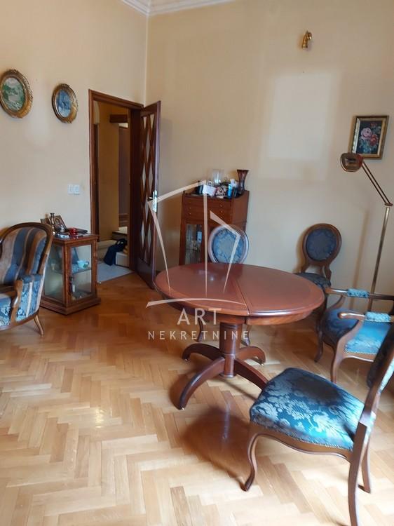 Stan na prodaju u Beogradu, Vračar, trosoban, 74m2, cena 385000 evra