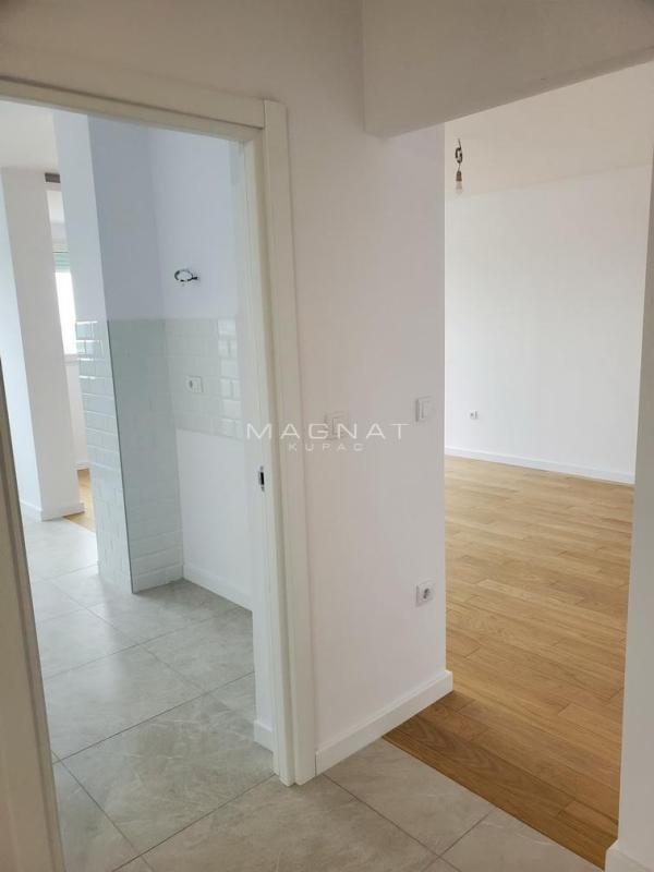 Stan na prodaju u Beogradu, Novi Beograd, cetvorosoban, 95m2, cena 310000 evra