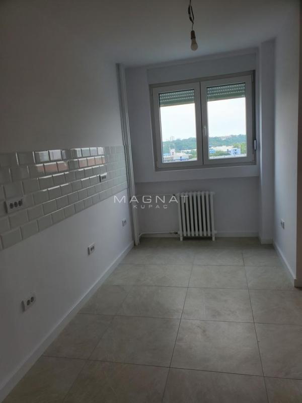 Stan na prodaju u Beogradu, Novi Beograd, cetvorosoban, 95m2, cena 310000 evra