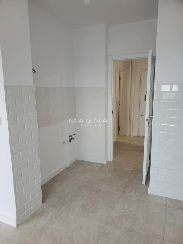 Stan na prodaju u Beogradu, Novi Beograd, cetvorosoban, 95m2, cena 310000 evra