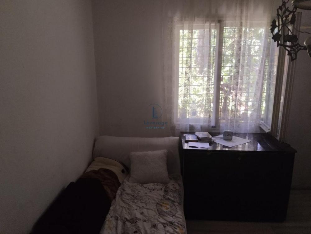 Stan na prodaju u Beogradu, Dedinje, jednoiposoban, 35m2, cena 65000 evra