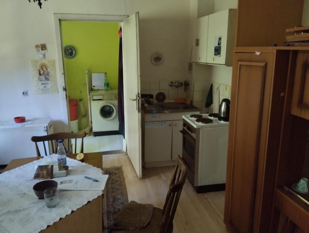 Stan na prodaju u Beogradu, Dedinje, jednoiposoban, 35m2, cena 65000 evra