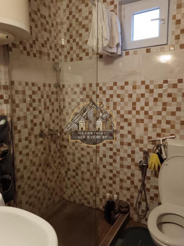 Stan na prodaju u Beogradu, Cvetkova pijaca, trosoban, 52m2, cena 180000 evra