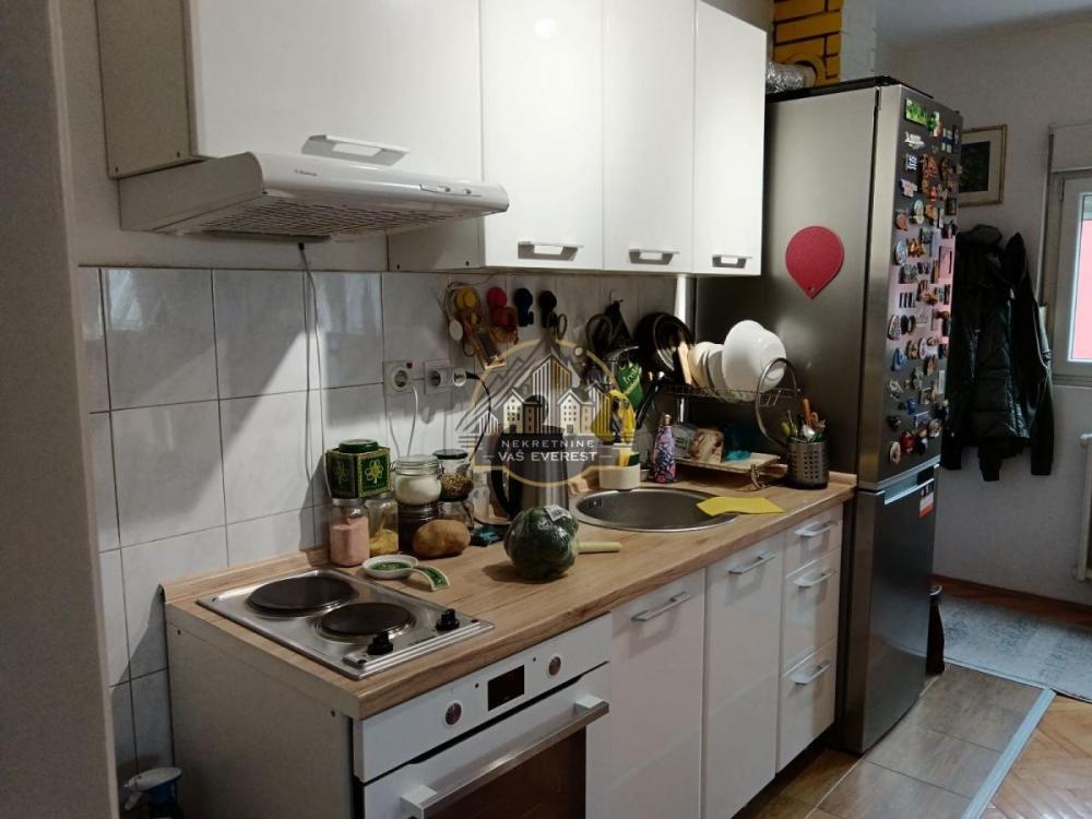 Stan na prodaju u Beogradu, Cvetkova pijaca, trosoban, 52m2, cena 180000 evra