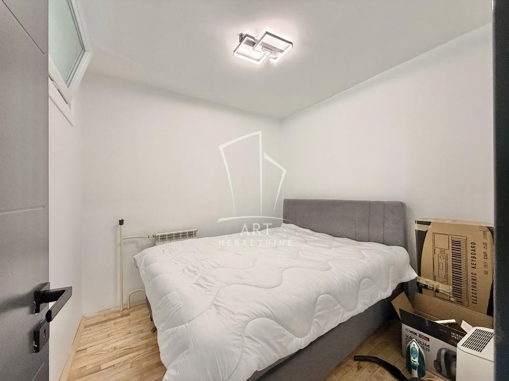 Stan na prodaju u Beogradu, Žarkovo, dvoiposoban, 55m2, cena 168000 evra