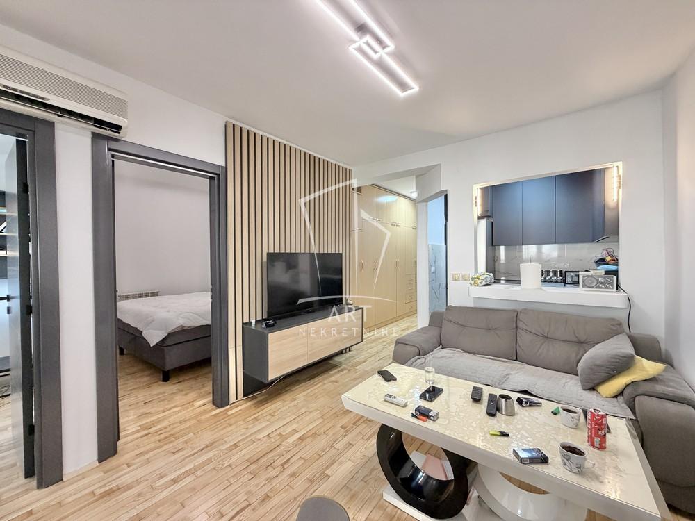 Stan na prodaju u Beogradu, Žarkovo, dvoiposoban, 55m2, cena 168000 evra