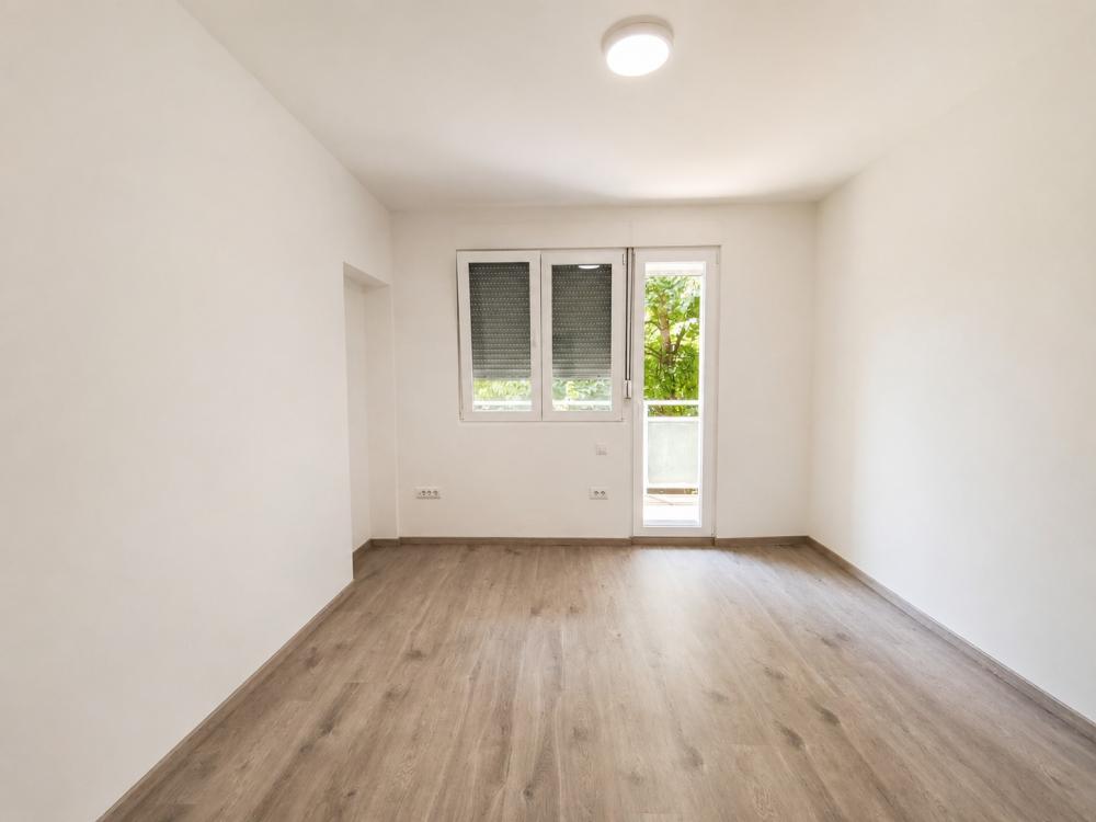 Stan na prodaju u Beogradu, Karaburma, dvoiposoban, 55m2