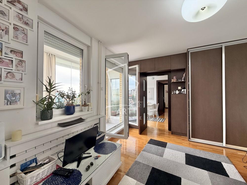 Stan na prodaju u Beogradu, Čukarica, dvosoban, 49m2, cena 153000 evra