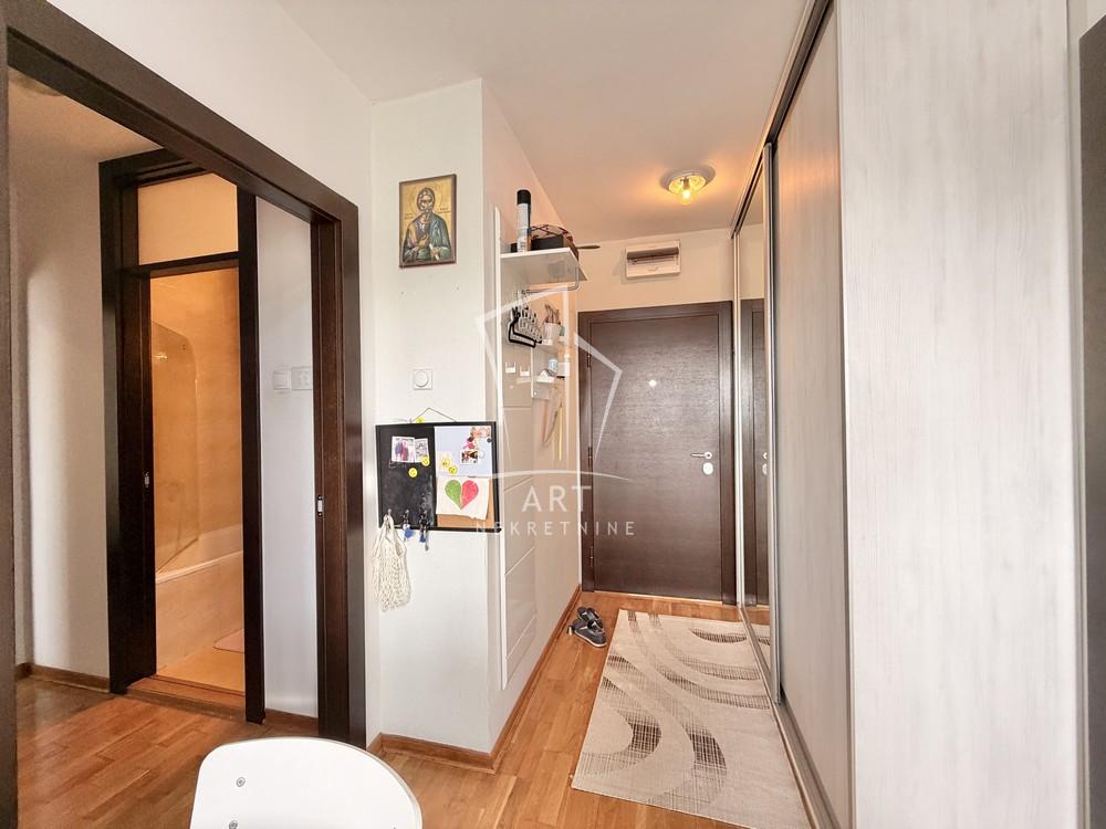 Stan na prodaju u Beogradu, Čukarica, dvosoban, 49m2, cena 153000 evra