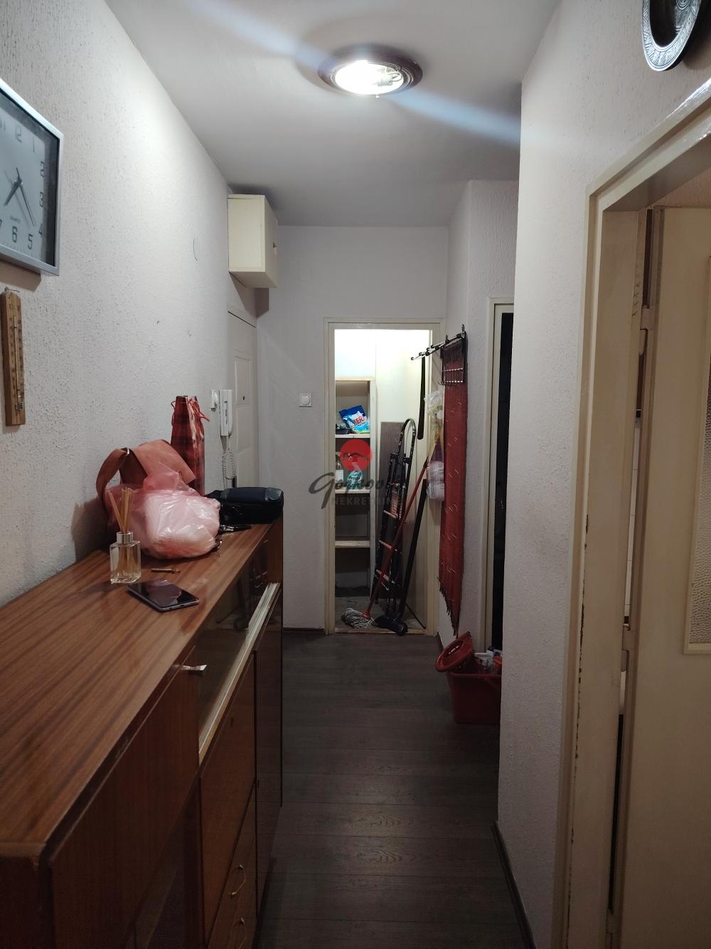 Stan na prodaju u Beogradu, Voždovac, jednoiposoban, 44m2, cena 155000 evra