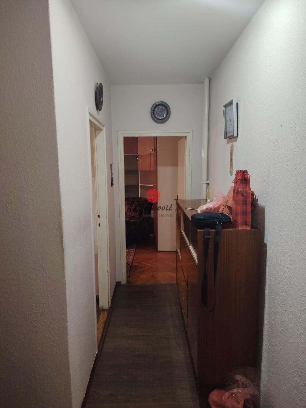 Stan na prodaju u Beogradu, Voždovac, jednoiposoban, 44m2, cena 155000 evra
