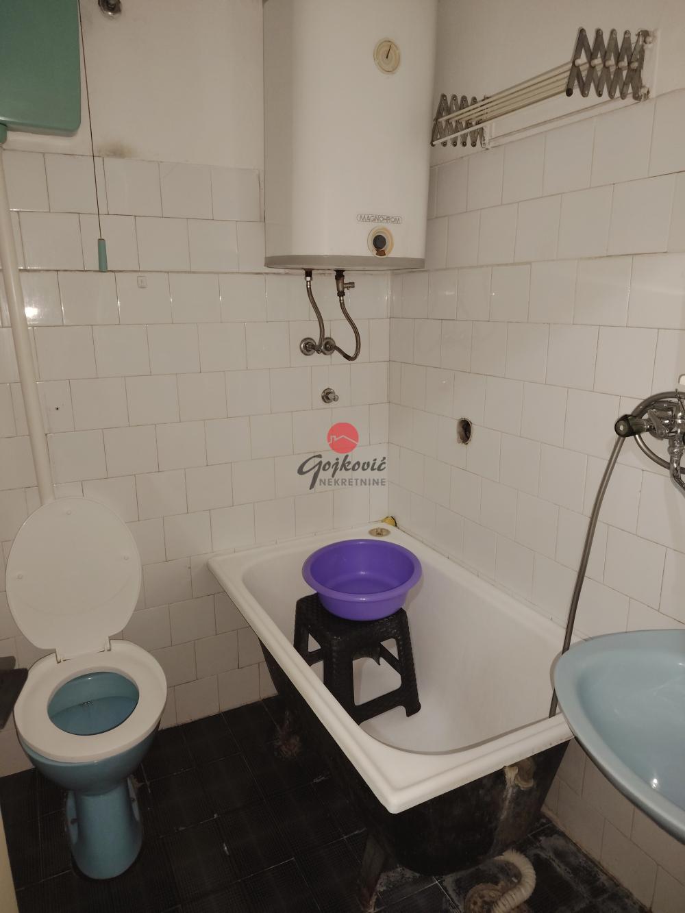 Stan na prodaju u Beogradu, Voždovac, jednoiposoban, 44m2, cena 155000 evra