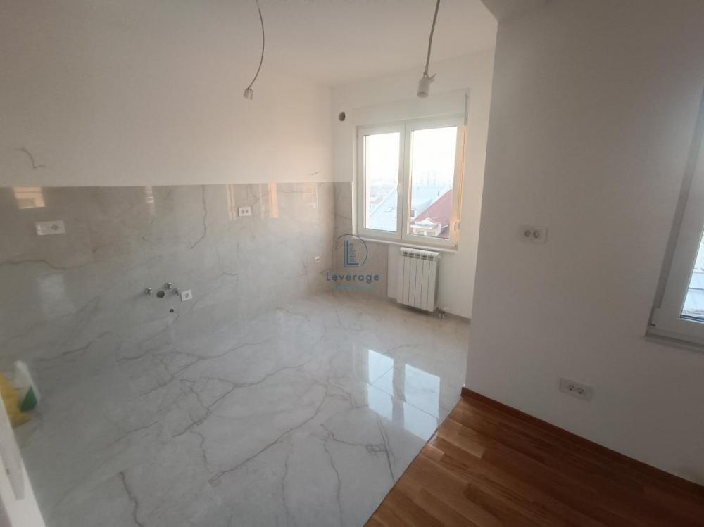 Stan na prodaju u Beogradu, Bulbulder, cetvorosoban, 117m2, cena 342727 evra