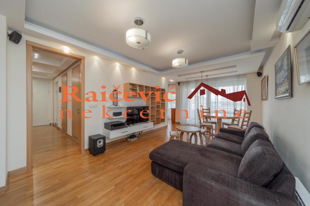 Stan na prodaju u Beogradu, Novi Beograd blok 67A (Belvile), trosoban, 106m2, cena 399000 evra
