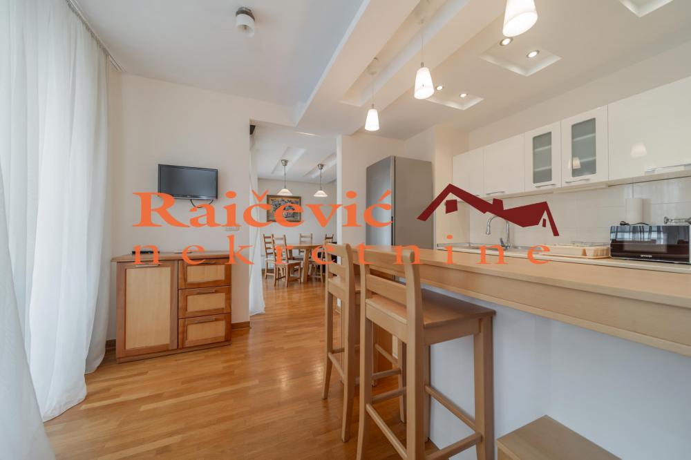 Stan na prodaju u Beogradu, Novi Beograd blok 67A (Belvile), trosoban, 106m2, cena 399000 evra