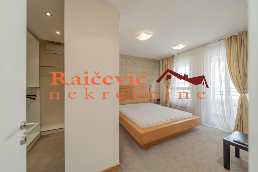 Stan na prodaju u Beogradu, Novi Beograd blok 67A (Belvile), trosoban, 106m2, cena 399000 evra