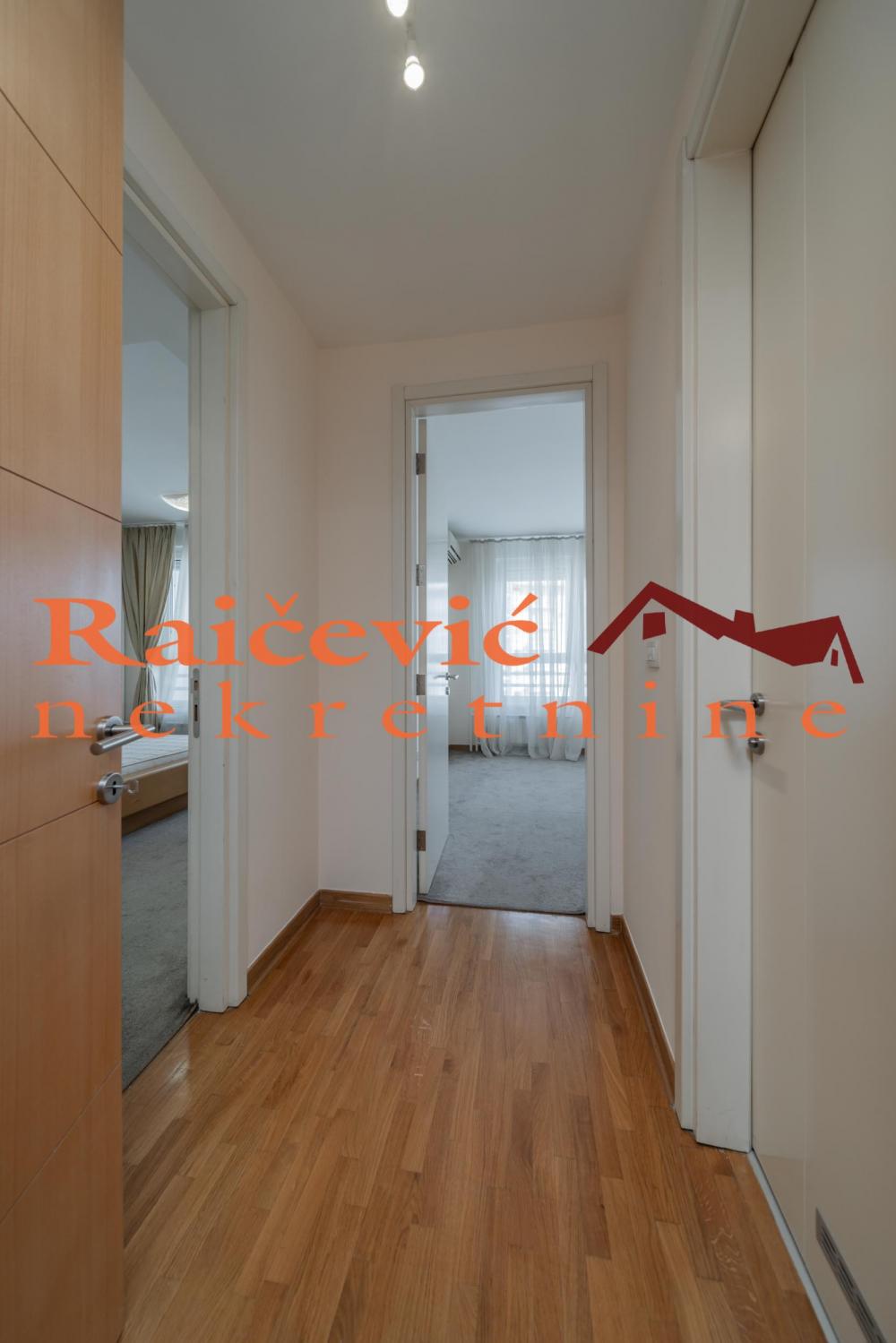 Stan na prodaju u Beogradu, Novi Beograd blok 67A (Belvile), trosoban, 106m2, cena 399000 evra
