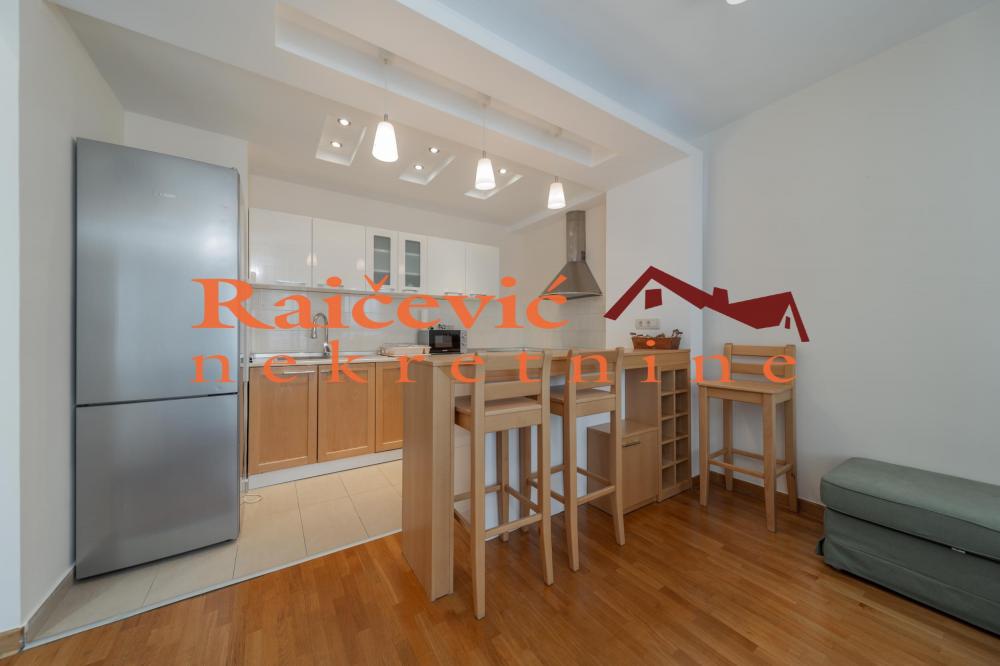 Stan na prodaju u Beogradu, Novi Beograd blok 67A (Belvile), trosoban, 106m2, cena 399000 evra