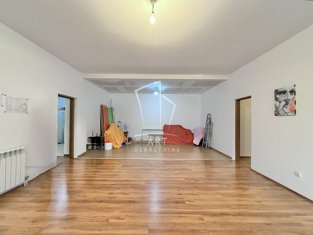 Stan na prodaju u Beogradu, Dušanovac, dvosoban, 103m2, cena 206000 evra