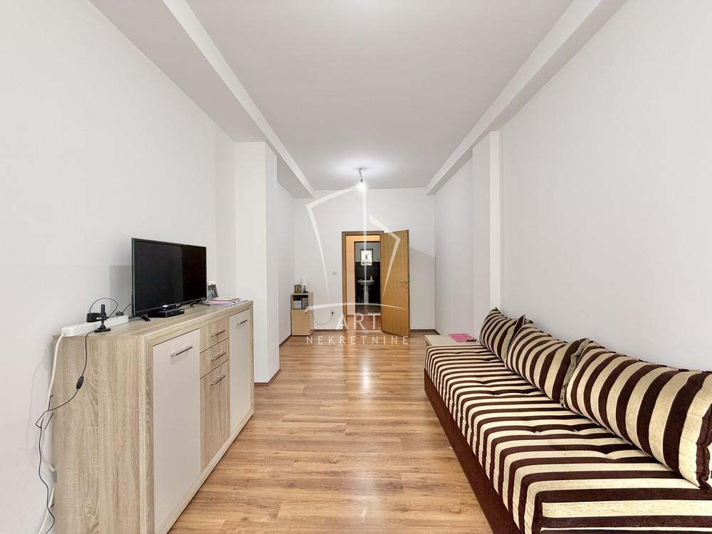 Stan na prodaju u Beogradu, Dušanovac, dvosoban, 103m2, cena 206000 evra