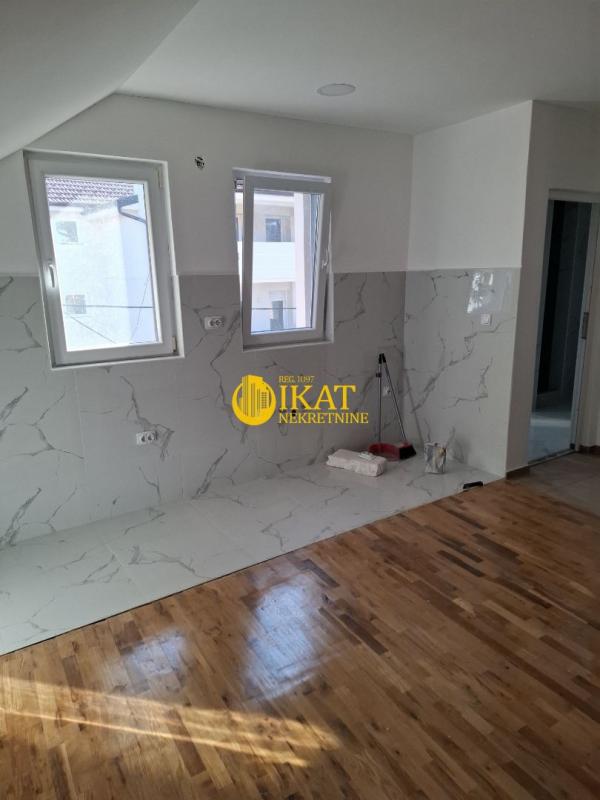 Stan na prodaju u Beogradu, Kaluđerica, trosoban, 61m2, cena 118200 evra