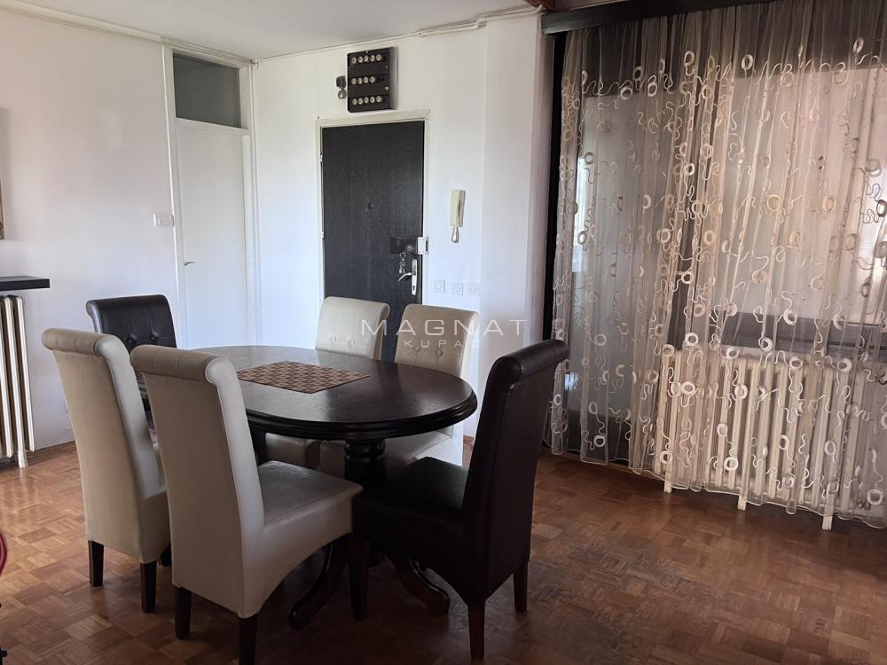 Stan na prodaju u Beogradu, Čukarica, cetvorosoban, 95m2, cena 300000 evra