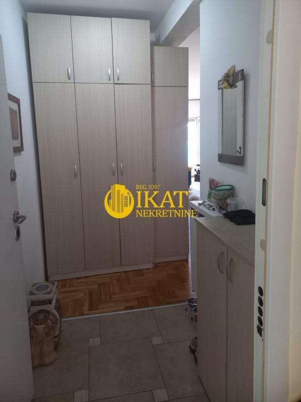 Stan na prodaju u Beogradu, Cvetanova ćuprija, jednoiposoban, 44m2, cena 125000 evra