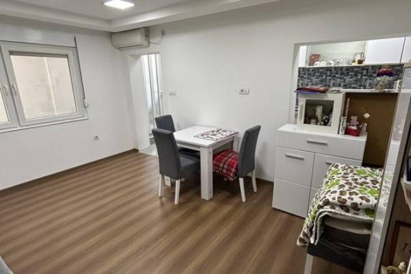 Stan na prodaju u Beogradu, Karaburma, jednosoban, 25m2, cena 80000 evra