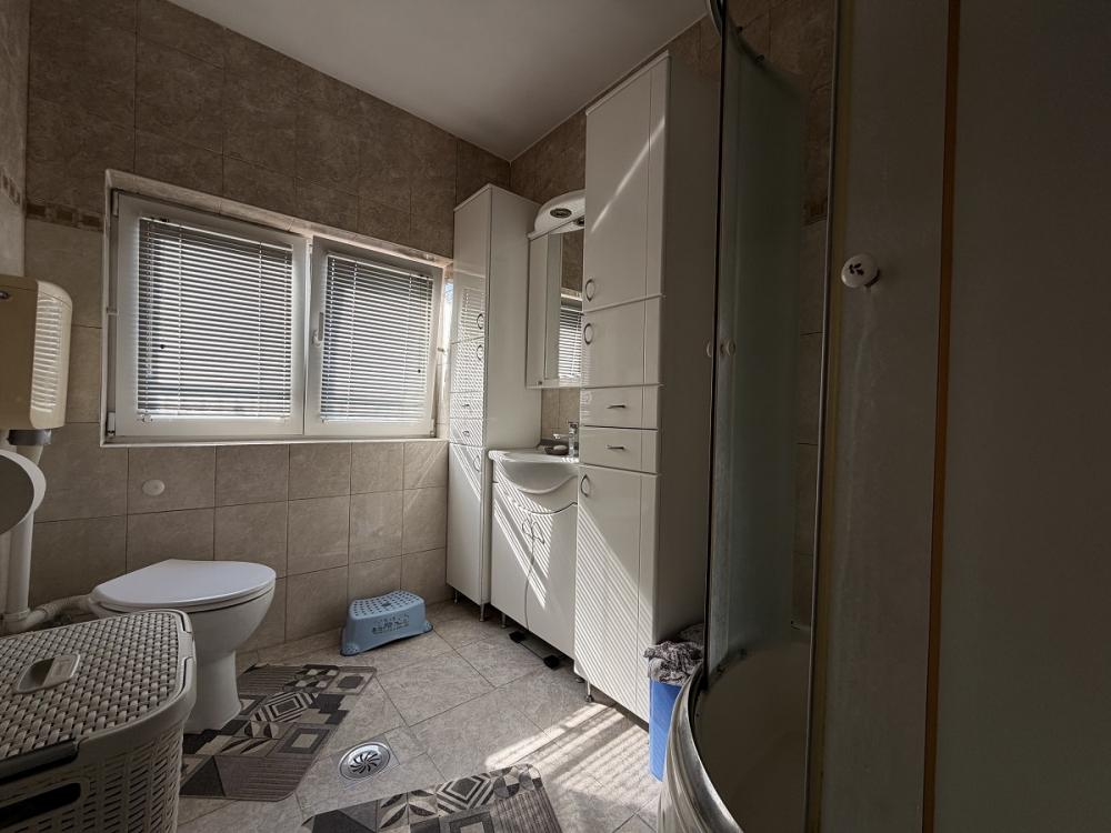 Stan na prodaju u Beogradu, Novi Beograd blok 34 (Studentski grad), trosoban, 68m2, cena 250000 evra