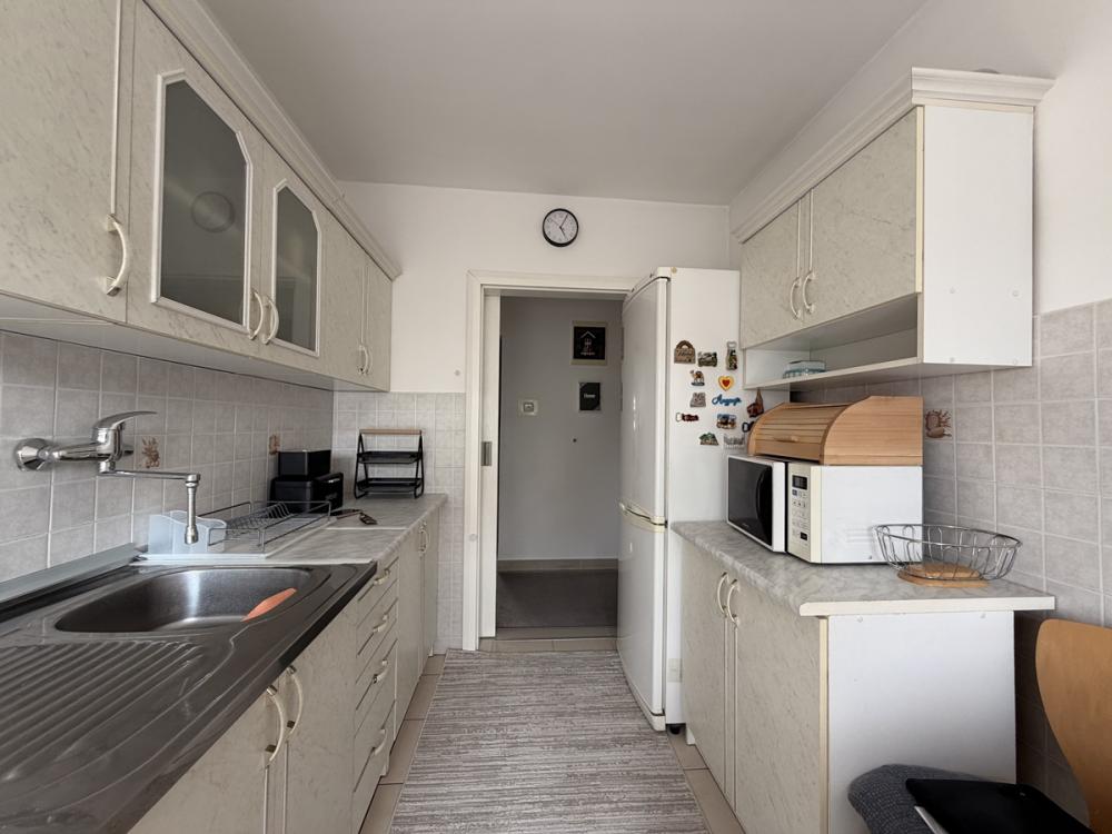 Stan na prodaju u Beogradu, Novi Beograd blok 34 (Studentski grad), trosoban, 68m2, cena 250000 evra