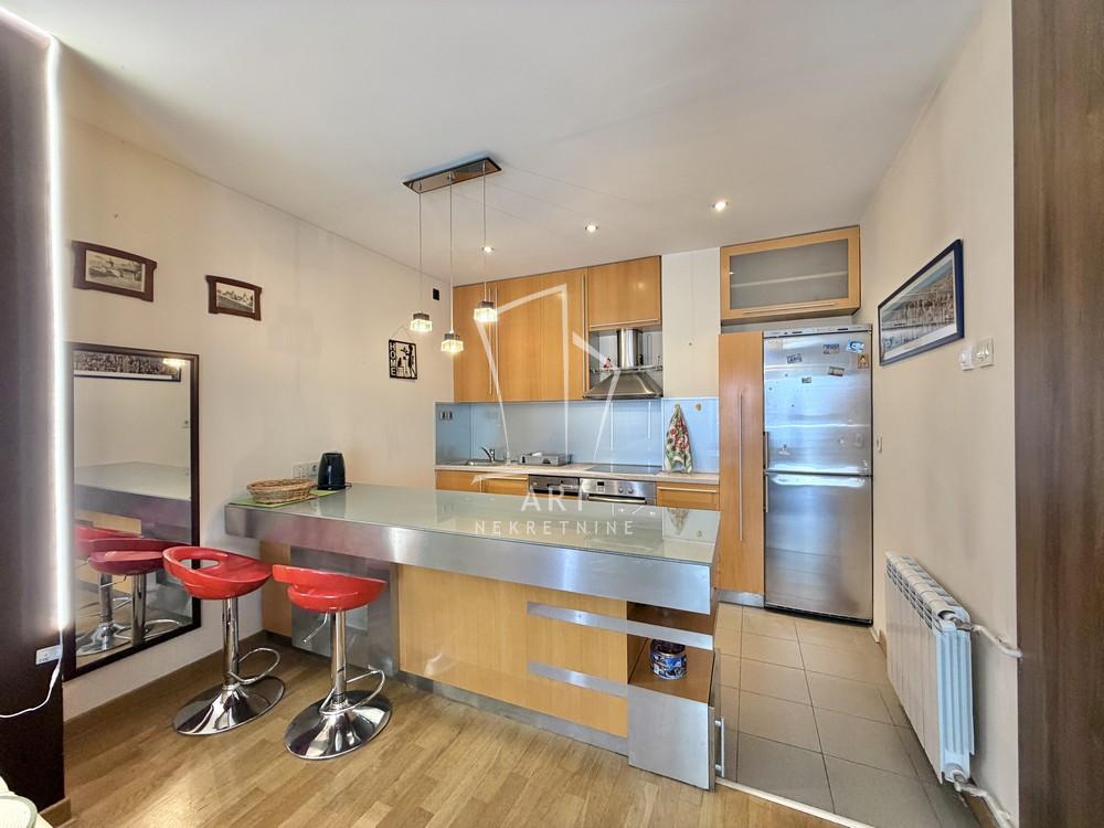 Stan na prodaju u Beogradu, Vračar, dvosoban, 60m2, cena 250000 evra
