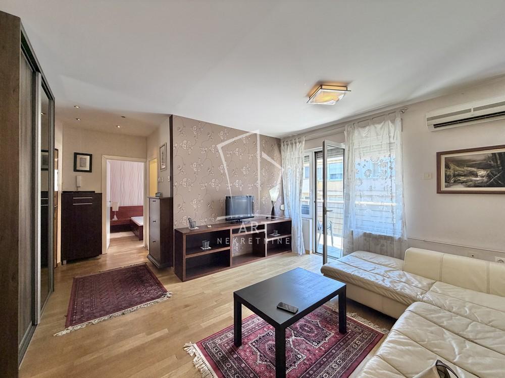 Stan na prodaju u Beogradu, Vračar, dvosoban, 60m2, cena 250000 evra