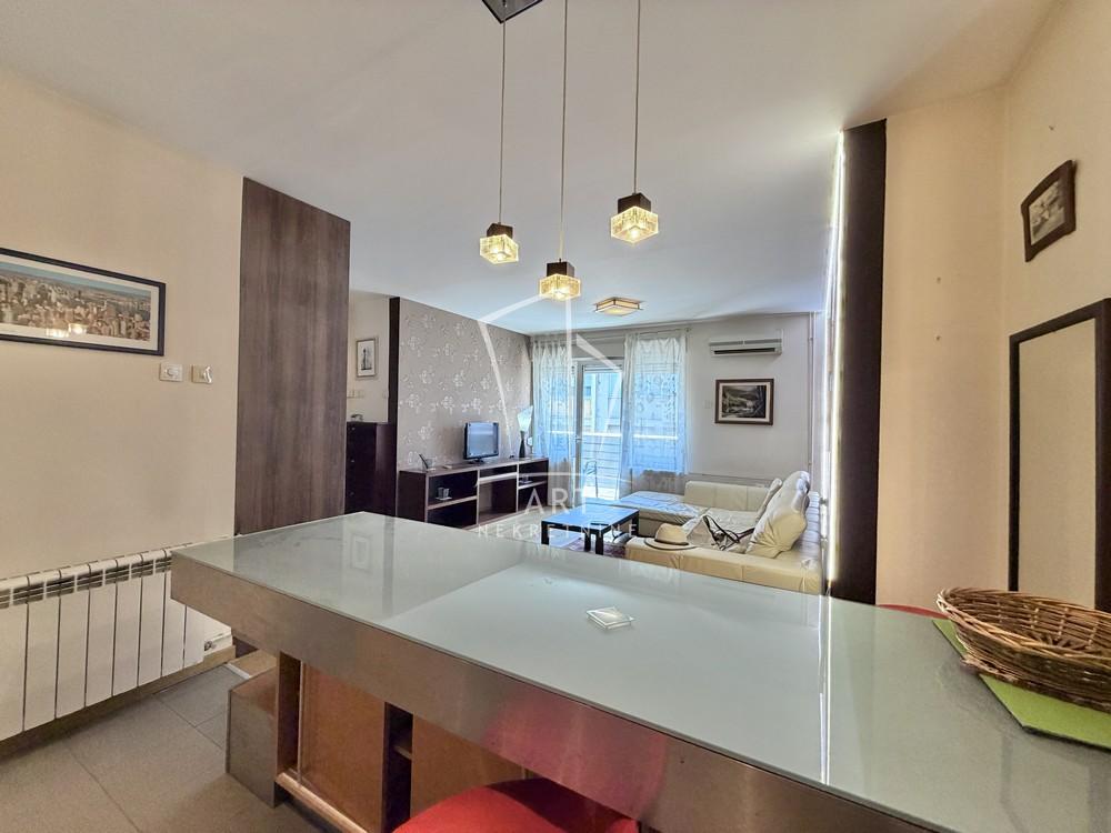 Stan na prodaju u Beogradu, Vračar, dvosoban, 60m2, cena 250000 evra
