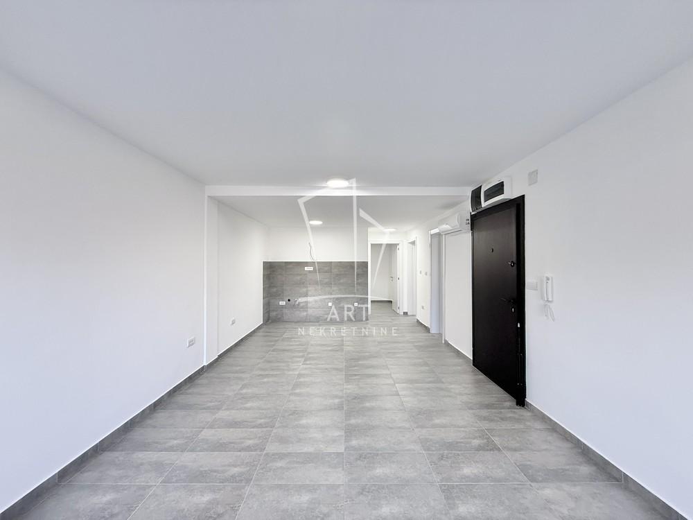 Stan na prodaju u Beogradu, Čukarica, dvoiposoban, 54m2, cena 99000 evra