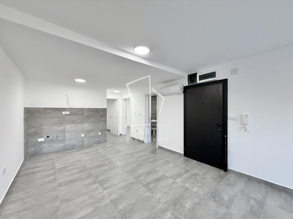 Stan na prodaju u Beogradu, Čukarica, dvoiposoban, 54m2, cena 99000 evra