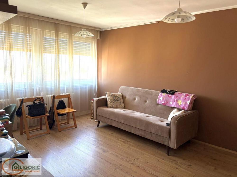 Stan na prodaju u Beogradu, Voždovac, trosoban, 70m2, cena 179000 evra
