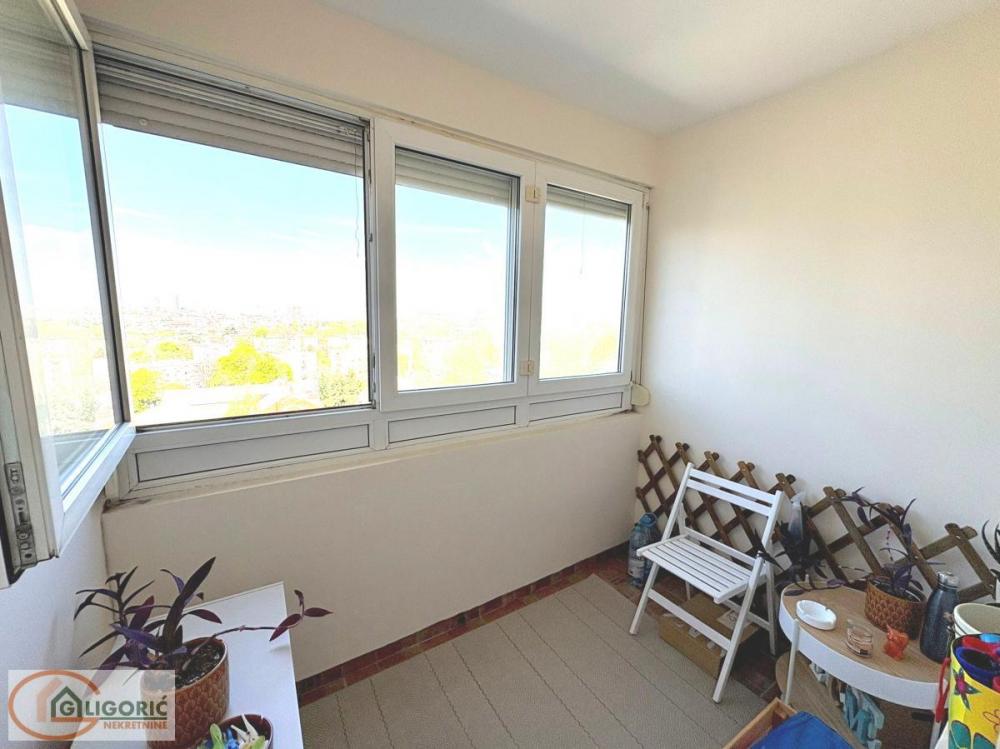 Stan na prodaju u Beogradu, Voždovac, trosoban, 70m2, cena 179000 evra