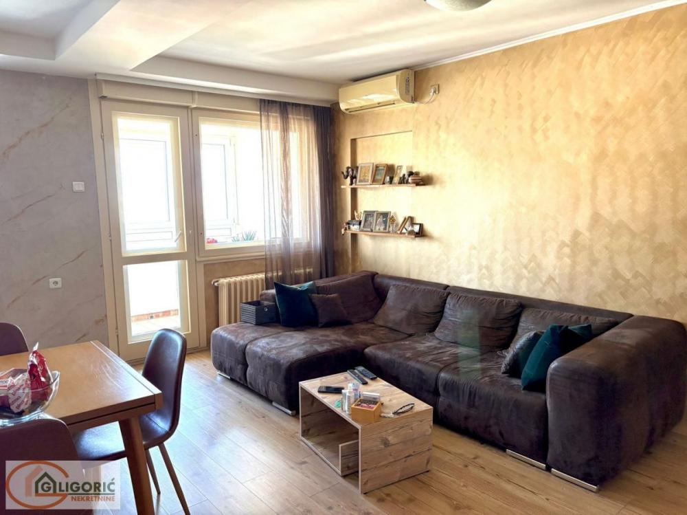 Stan na prodaju u Beogradu, Voždovac, trosoban, 70m2, cena 179000 evra