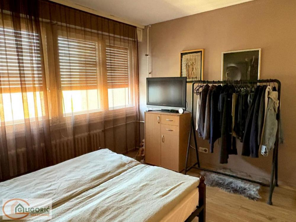 Stan na prodaju u Beogradu, Voždovac, trosoban, 70m2, cena 179000 evra