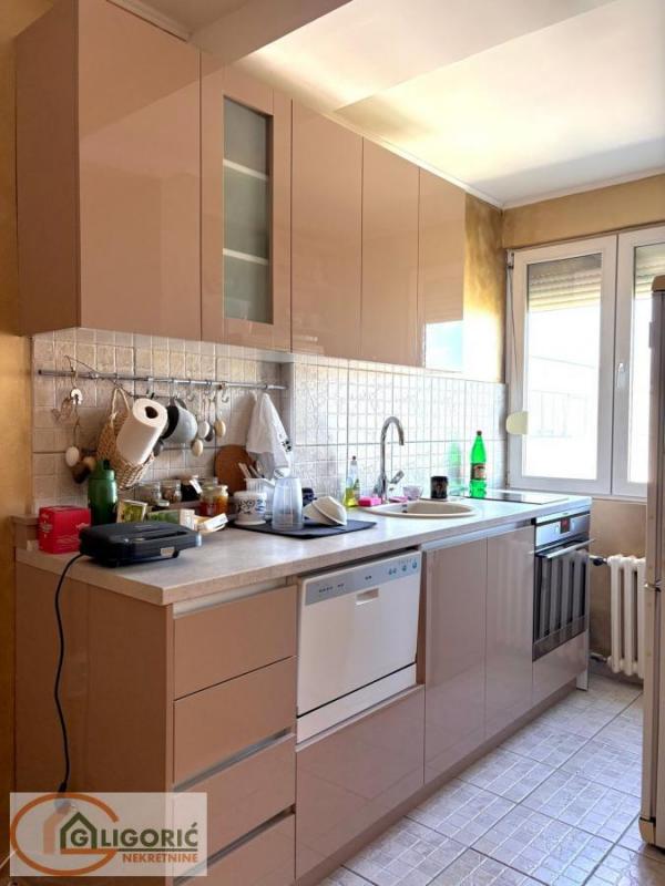 Stan na prodaju u Beogradu, Voždovac, trosoban, 70m2, cena 179000 evra