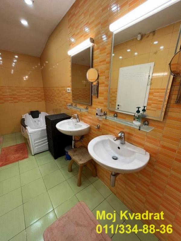 Stan na prodaju u Beogradu, Lion, 160m2, cena 375000 evra