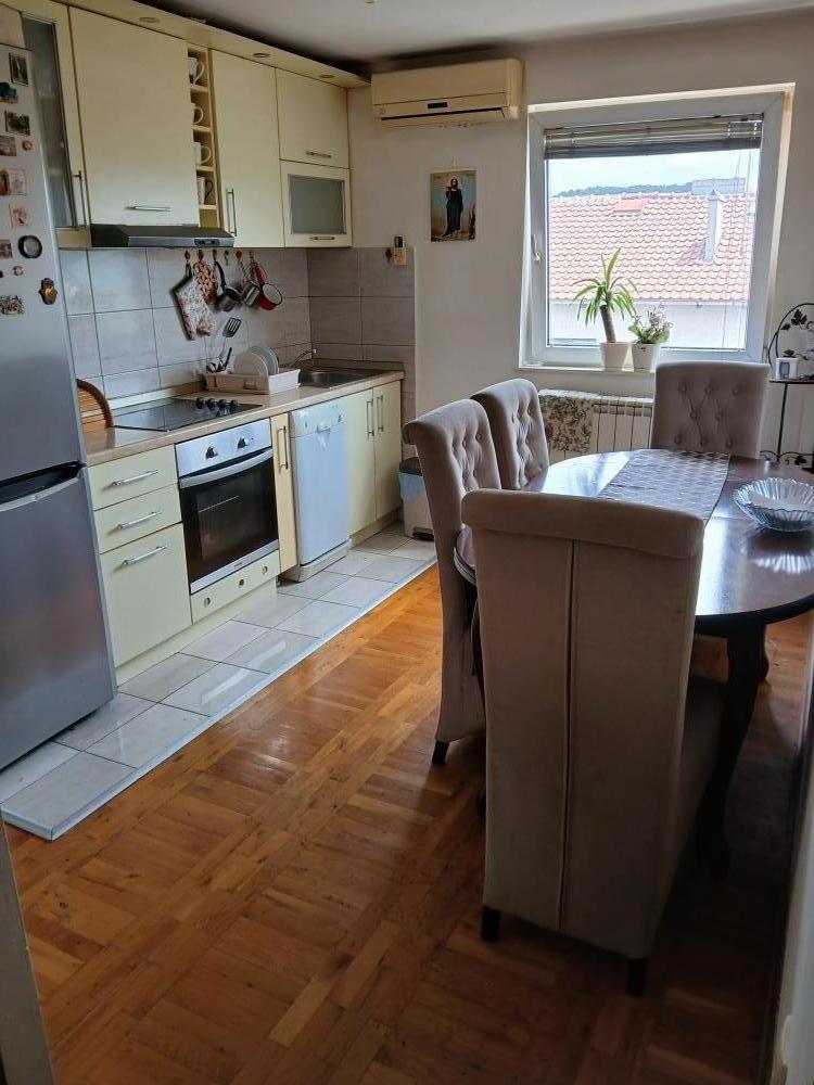 Stan na prodaju u Beogradu, Rakovica, dvosoban, 46m2, cena 110000 evra