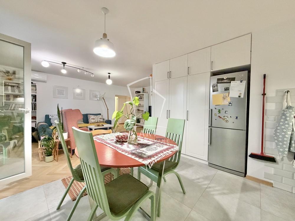 Stan na prodaju u Beogradu, Savski venac, trosoban, 78m2, cena 345000 evra