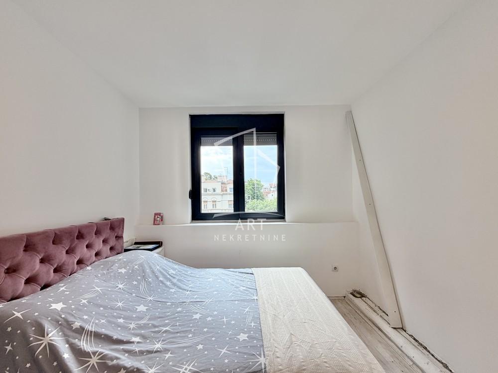 Stan na prodaju u Beogradu, Vračar, troiposoban, 95m2, cena 419000 evra
