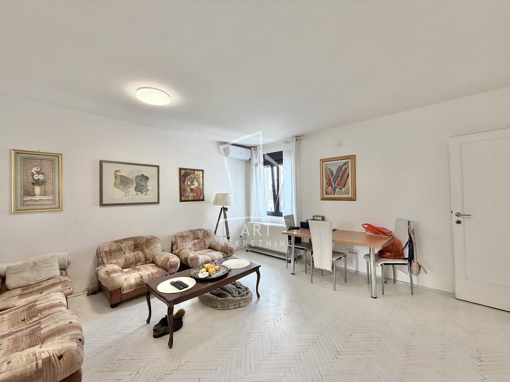 Stan na prodaju u Beogradu, Vračar, troiposoban, 95m2, cena 419000 evra