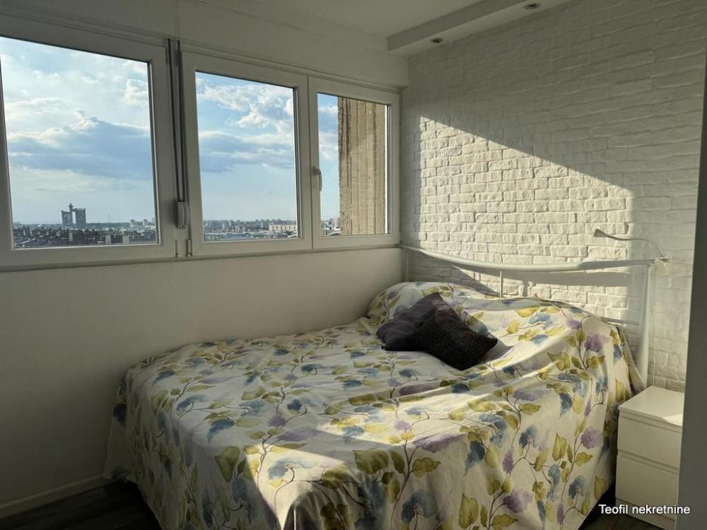 Stan na prodaju u Beogradu, Novi Beograd blok 23, troiposoban, 68m2, cena 238000 evra