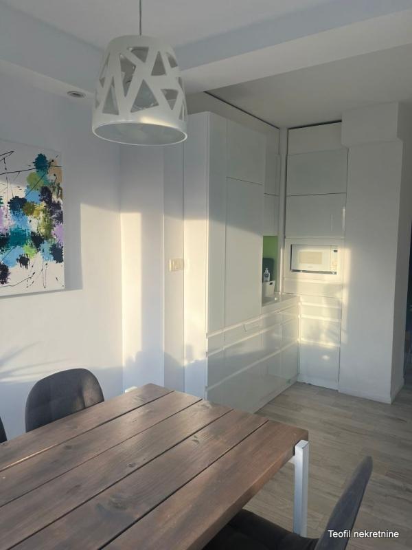 Stan na prodaju u Beogradu, Novi Beograd blok 23, troiposoban, 68m2, cena 238000 evra