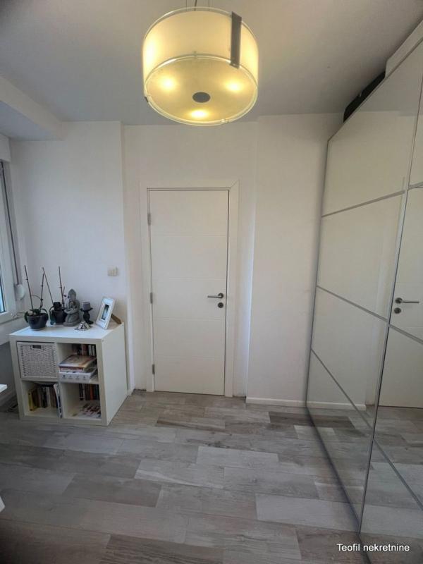 Stan na prodaju u Beogradu, Novi Beograd blok 23, troiposoban, 68m2, cena 238000 evra